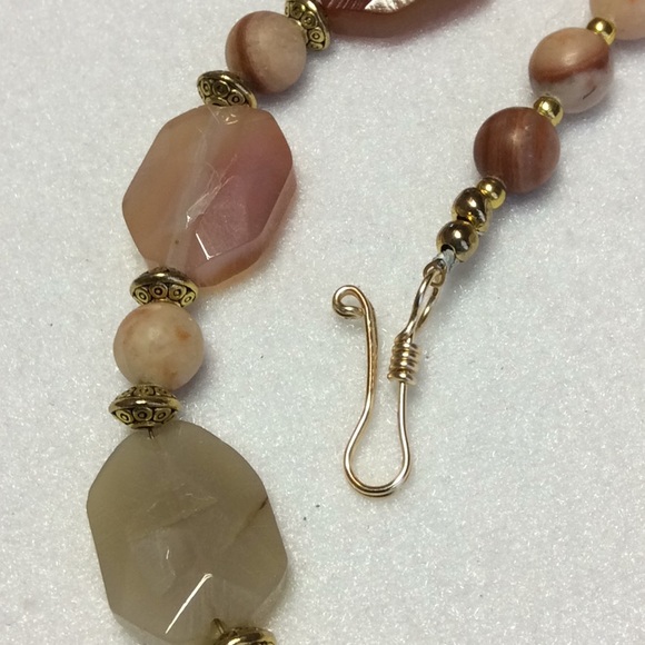 FINAL SALE PRICE Hand Beaded Peach/Cream Necklace & Earring Set - Picture 5 of 5